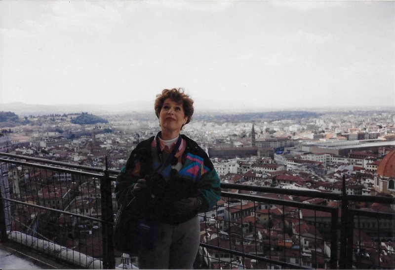 199803xx - 102 Venice, Florence, Rome Pam.jpg